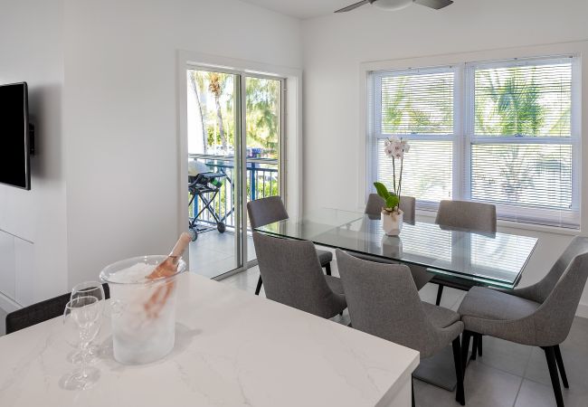 Condominium in Grace Bay - Carpe Diem 3 BR Condo Condominium in Grace Bay - Carpe Diem 3 BR Condo