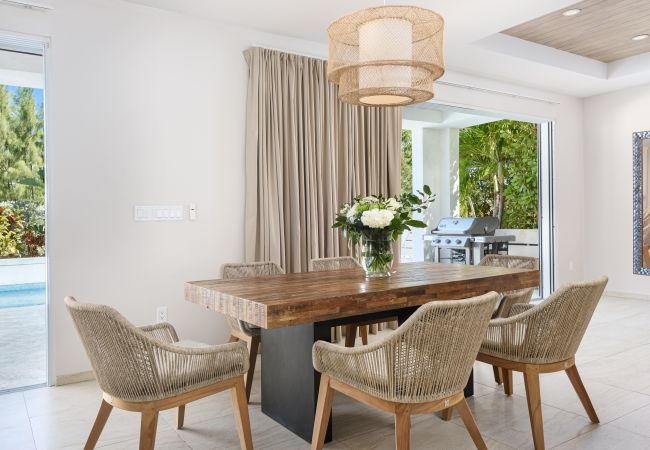 Villa in Leeward - Salt Air Villa Villa in Leeward - Salt Air Villa