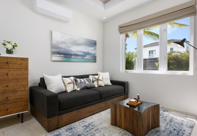 Villa in Leeward - Salt Air Villa Villa in Leeward - Salt Air Villa