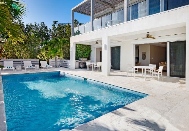 Villa in Leeward - Salt Air Villa Villa in Leeward - Salt Air Villa