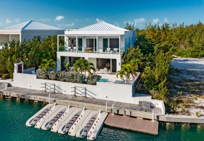 Villa in Leeward - Salt Air Villa Villa in Leeward - Salt Air Villa