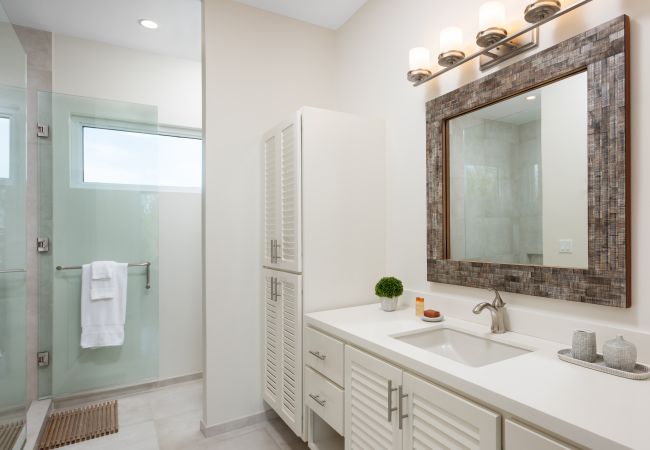 Villa in Leeward - Salt Air and Second Wind Villa in Leeward - Salt Air and Second Wind