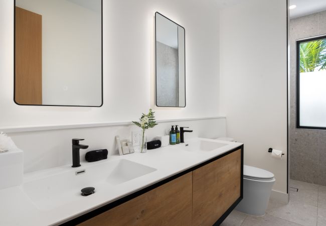 Villa in Leeward - Villa Serenity Villa in Leeward - Villa Serenity