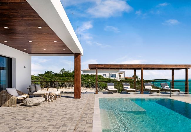 Villa in Long Bay - Coco Rock - Villa Julia Villa in Long Bay - Coco Rock - Villa Julia