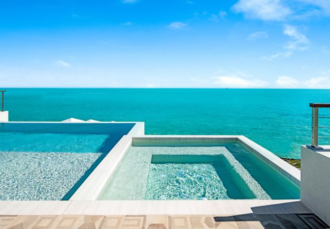 Villa in Long Bay - Coco Rock - Villa Julia Villa in Long Bay - Coco Rock - Villa Julia