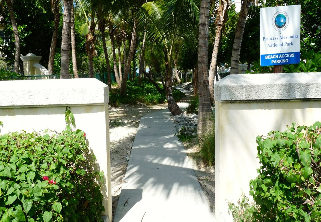 Condominium in Grace Bay - Carpe Diem 2 BR Condo Condominium in Grace Bay - Carpe Diem 2 BR Condo