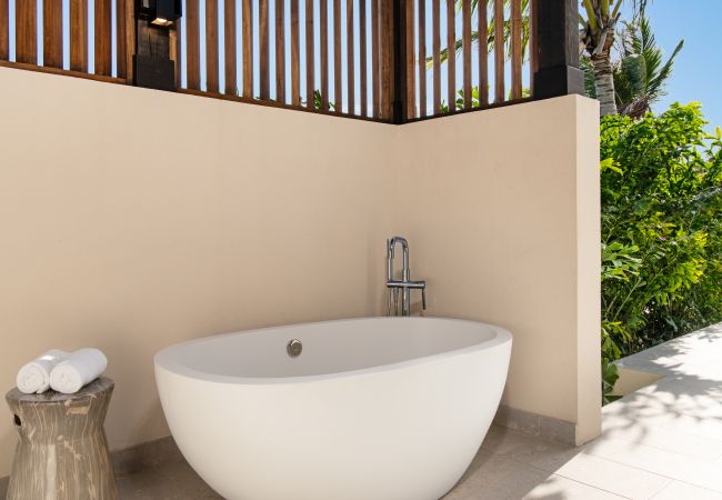 Villa in Leeward - Young Villa Villa in Leeward - Young Villa
