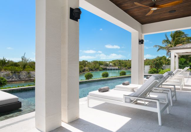 Villa in Leeward - Young Villa Villa in Leeward - Young Villa