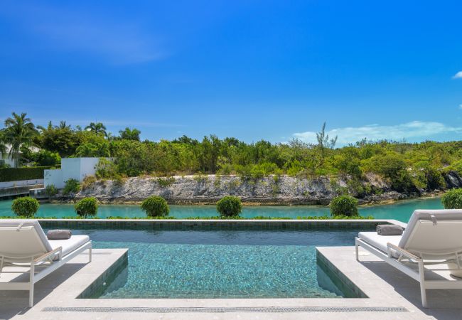 Villa in Leeward - Young Villa Villa in Leeward - Young Villa