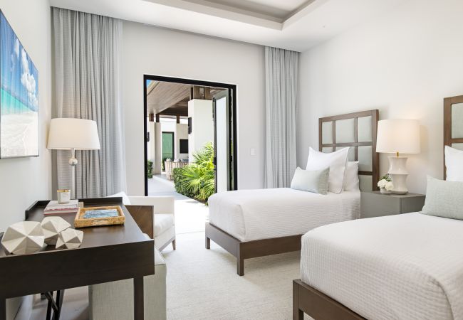 Villa in Leeward - Young Villa Villa in Leeward - Young Villa