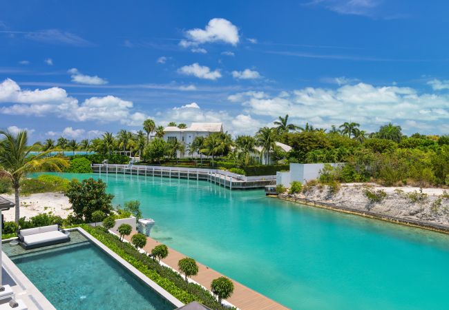 Villa in Leeward - Young Villa Villa in Leeward - Young Villa