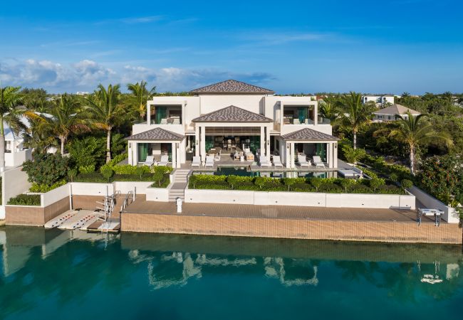 Villa in Leeward - Young Villa Villa in Leeward - Young Villa