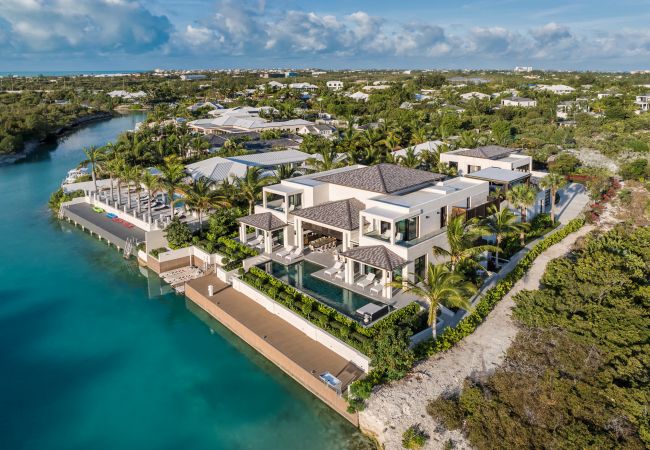 Villa in Leeward - Young Villa Villa in Leeward - Young Villa