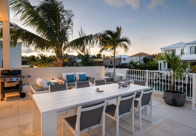 Villa in Leeward - Villa De Marco Villa in Leeward - Villa De Marco