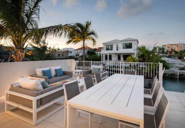 Villa in Leeward - Villa De Marco Villa in Leeward - Villa De Marco