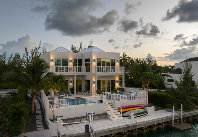 Villa in Leeward - Villa De Marco Villa in Leeward - Villa De Marco