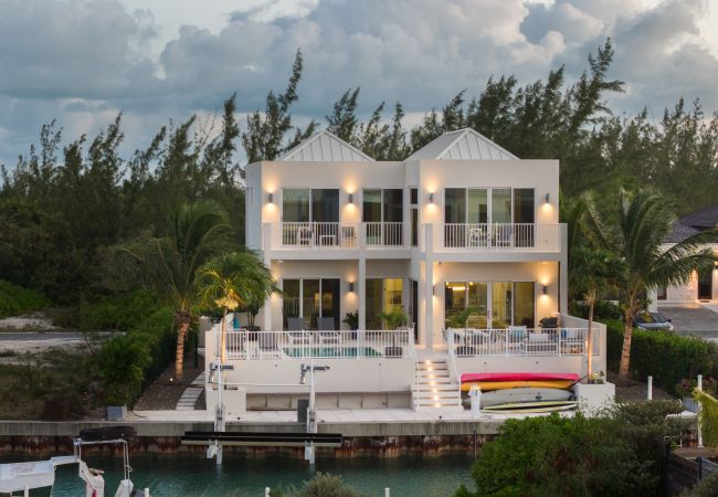 Villa in Leeward - Villa De Marco Villa in Leeward - Villa De Marco