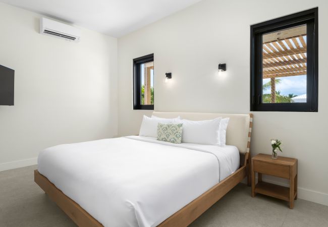 Villa in Leeward - Upper East Side Enclave # 18 Villa in Leeward - Upper East Side Enclave # 18