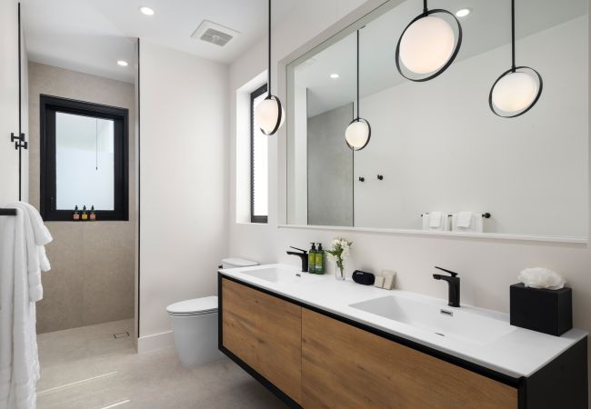 Villa in Leeward - Upper East Side Enclave # 18 Villa in Leeward - Upper East Side Enclave # 18