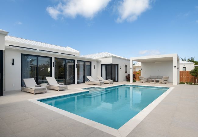 Villa in Leeward - Upper East Side Enclave # 18 Villa in Leeward - Upper East Side Enclave # 18