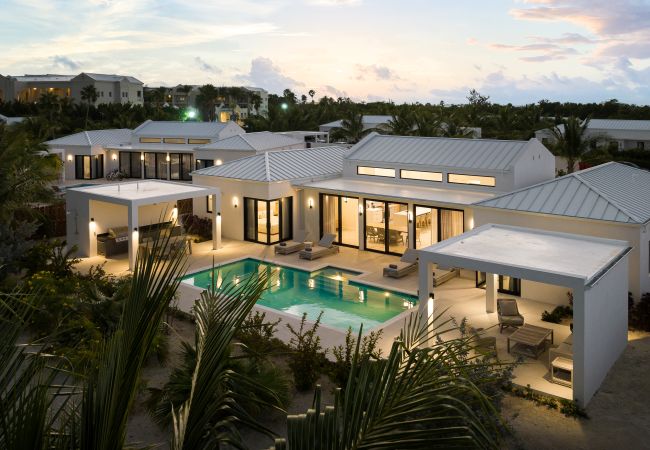 Villa in Leeward - Upper East Side Enclave # 18 Villa in Leeward - Upper East Side Enclave # 18