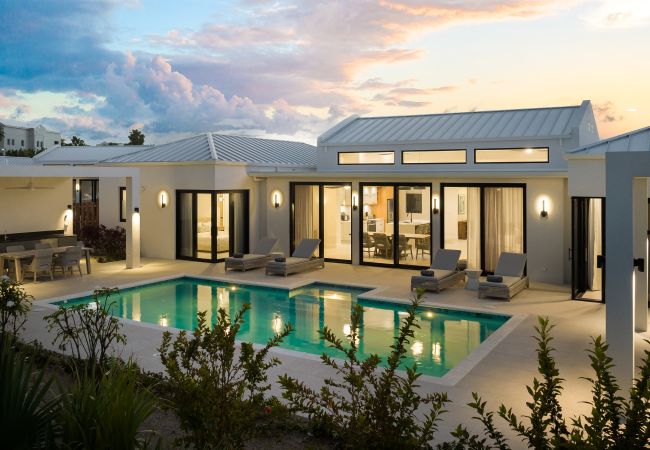 Villa in Leeward - Upper East Side Enclave # 18 Villa in Leeward - Upper East Side Enclave # 18