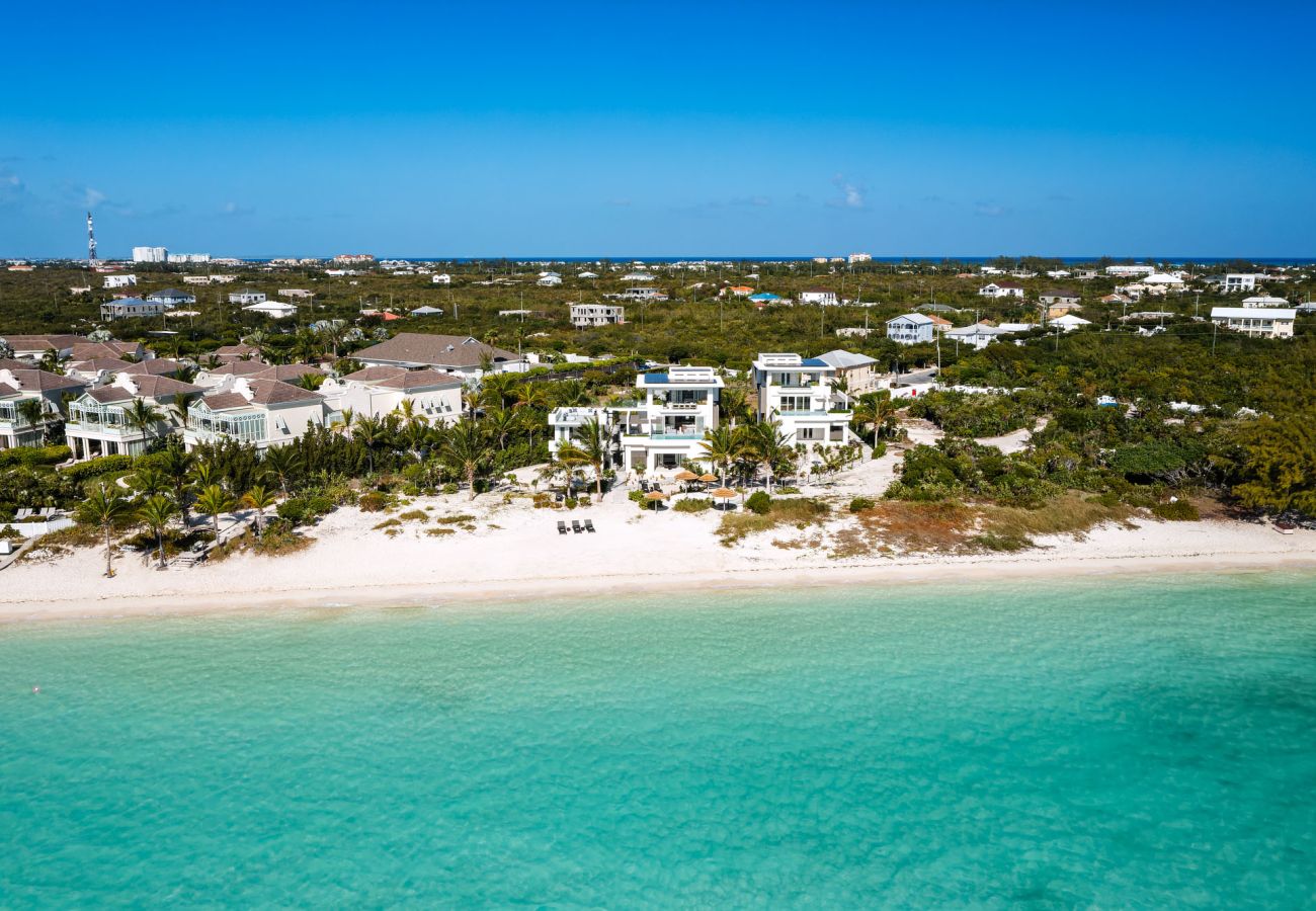 Villa in Long Bay - Goldfinger Villa (The published images are samples