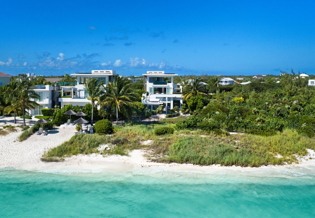 Villa in Long Bay - Goldfinger Villa