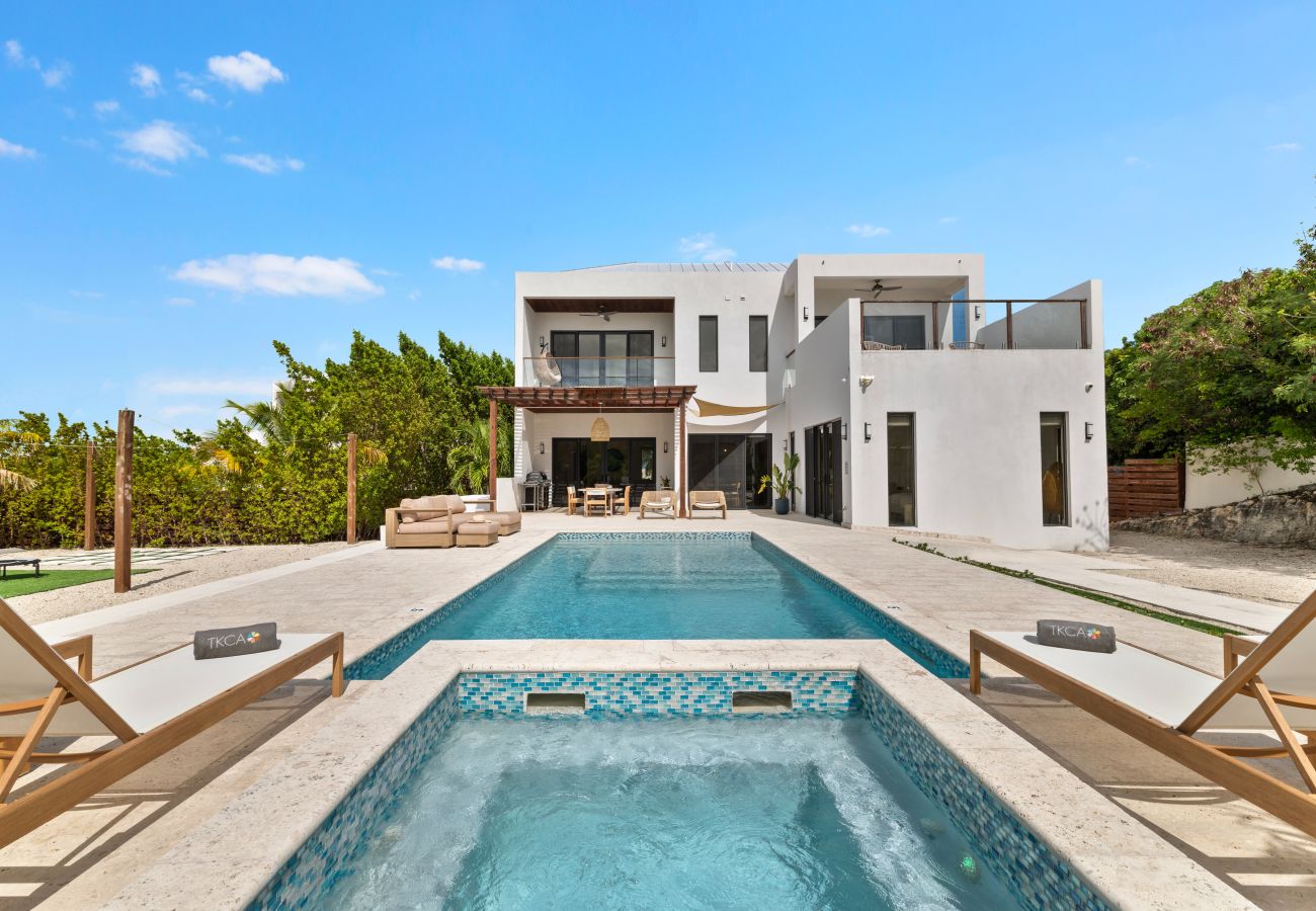 Villa in Long Bay - Sea Star Villa