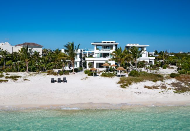 Villa in Long Bay - Blue Lagoon and Goldfinger Villa