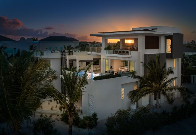 Villa in Long Bay - Blue Lagoon and Goldfinger Villa