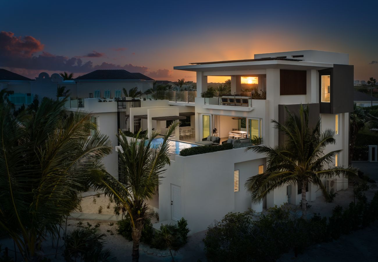 Villa in Long Bay - Blue Lagoon and Goldfinger Villa