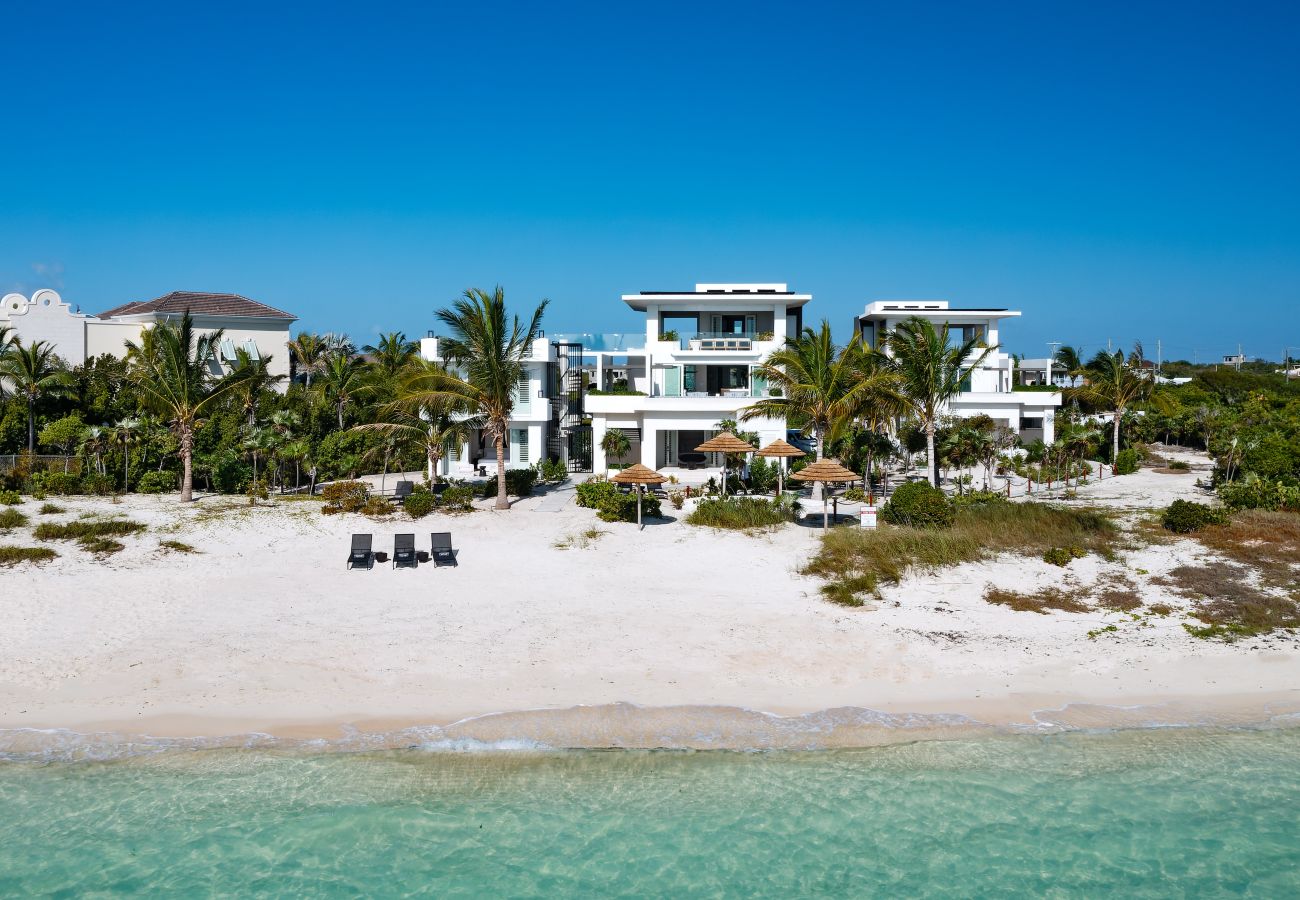 Villa in Long Bay - Blue Lagoon and Goldfinger Villa