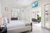 Villa in Long Bay - Blue Lagoon and Goldfinger Villa